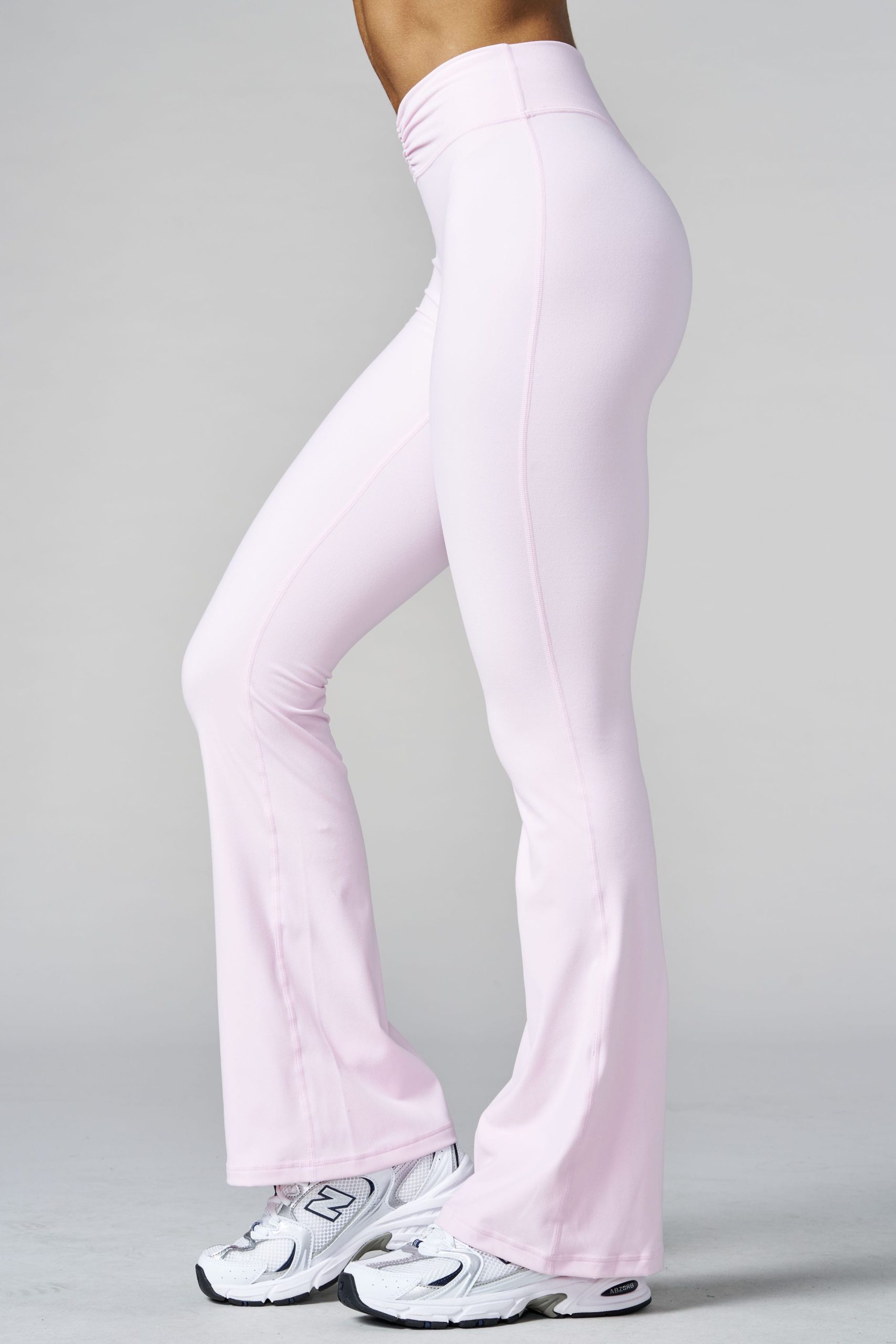 W2279 Buttersoft Scrunch Band Flare Leggings (short) - Image 7