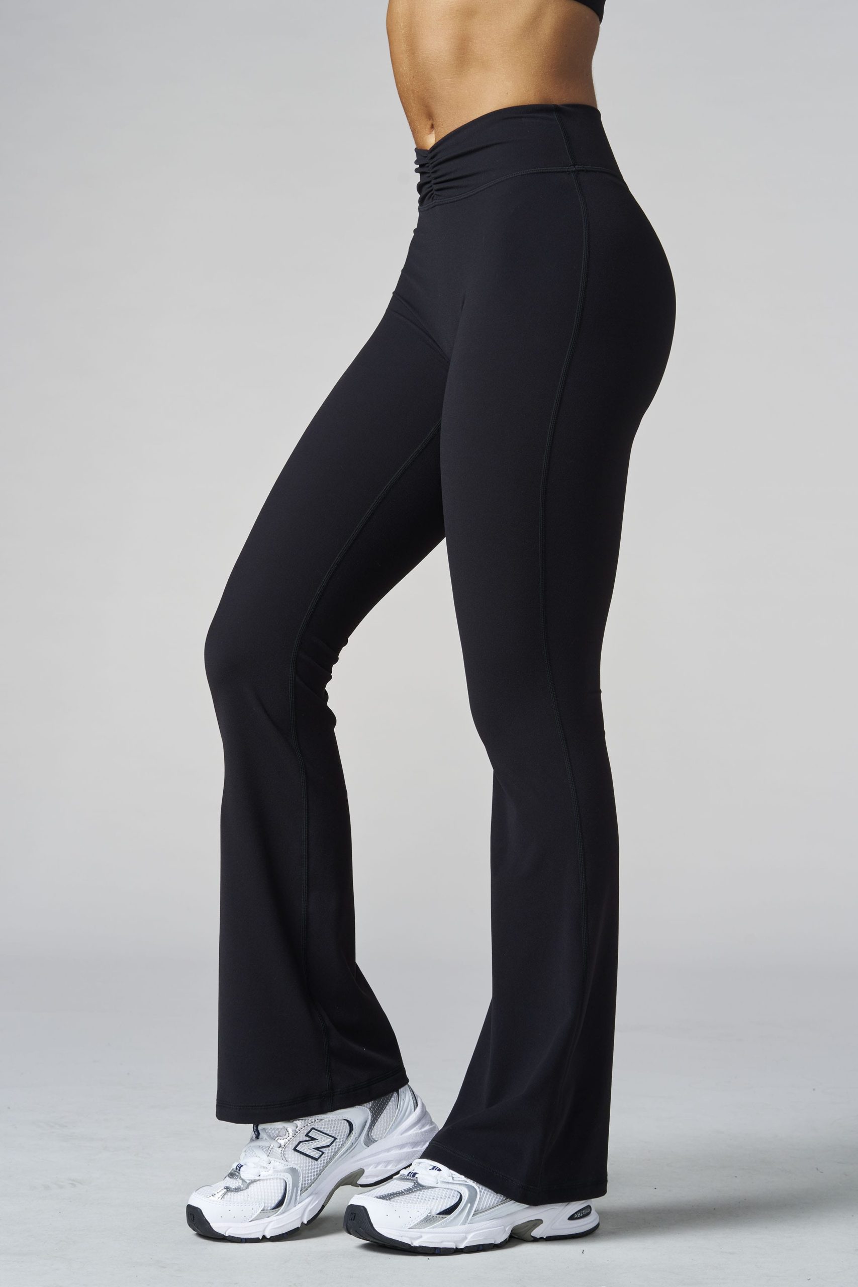 W2279 Buttersoft Scrunch Band Flare Leggings (short) - Image 11