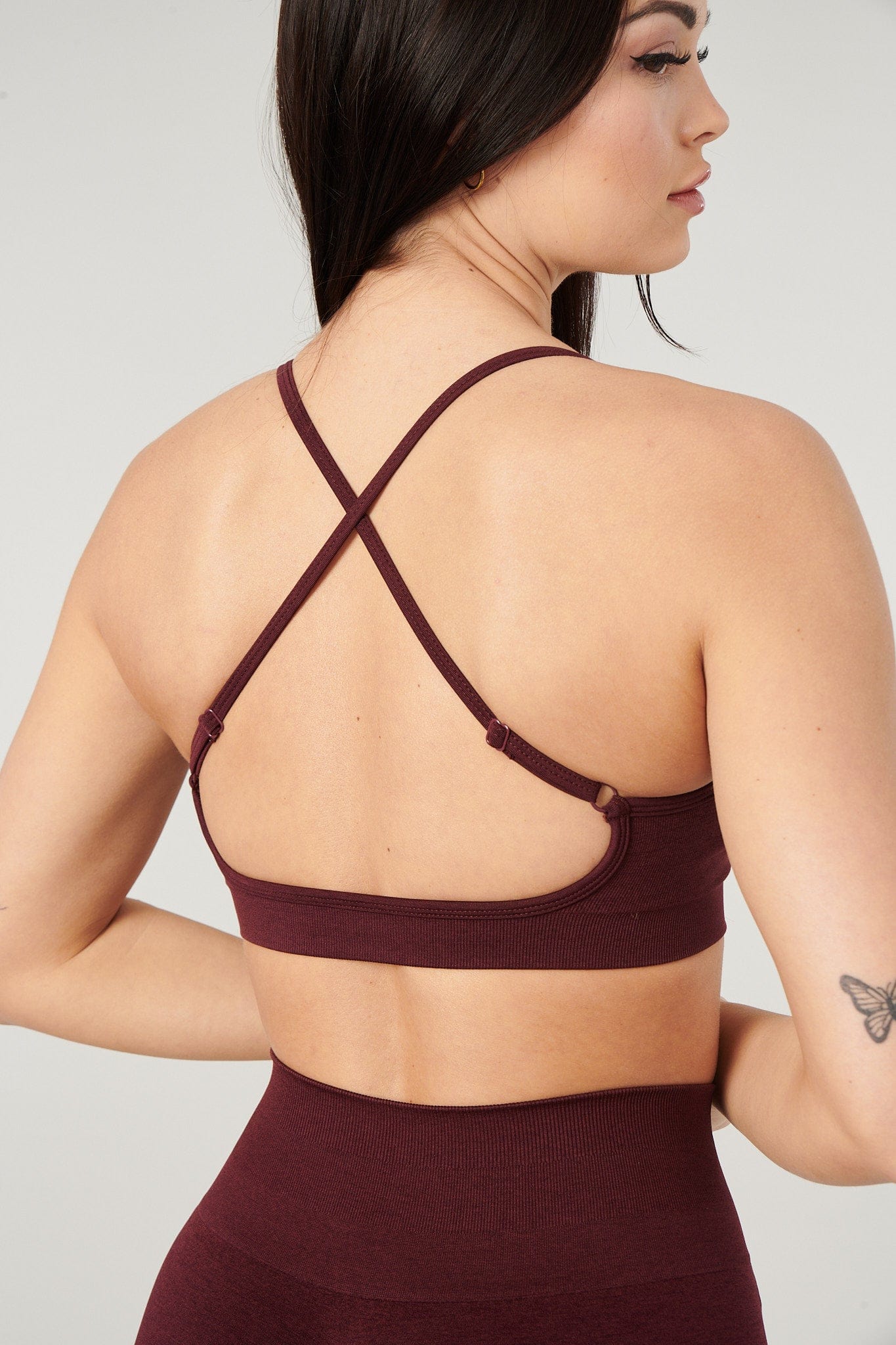 W329 - Core Seamless scoop neck bra - Image 3