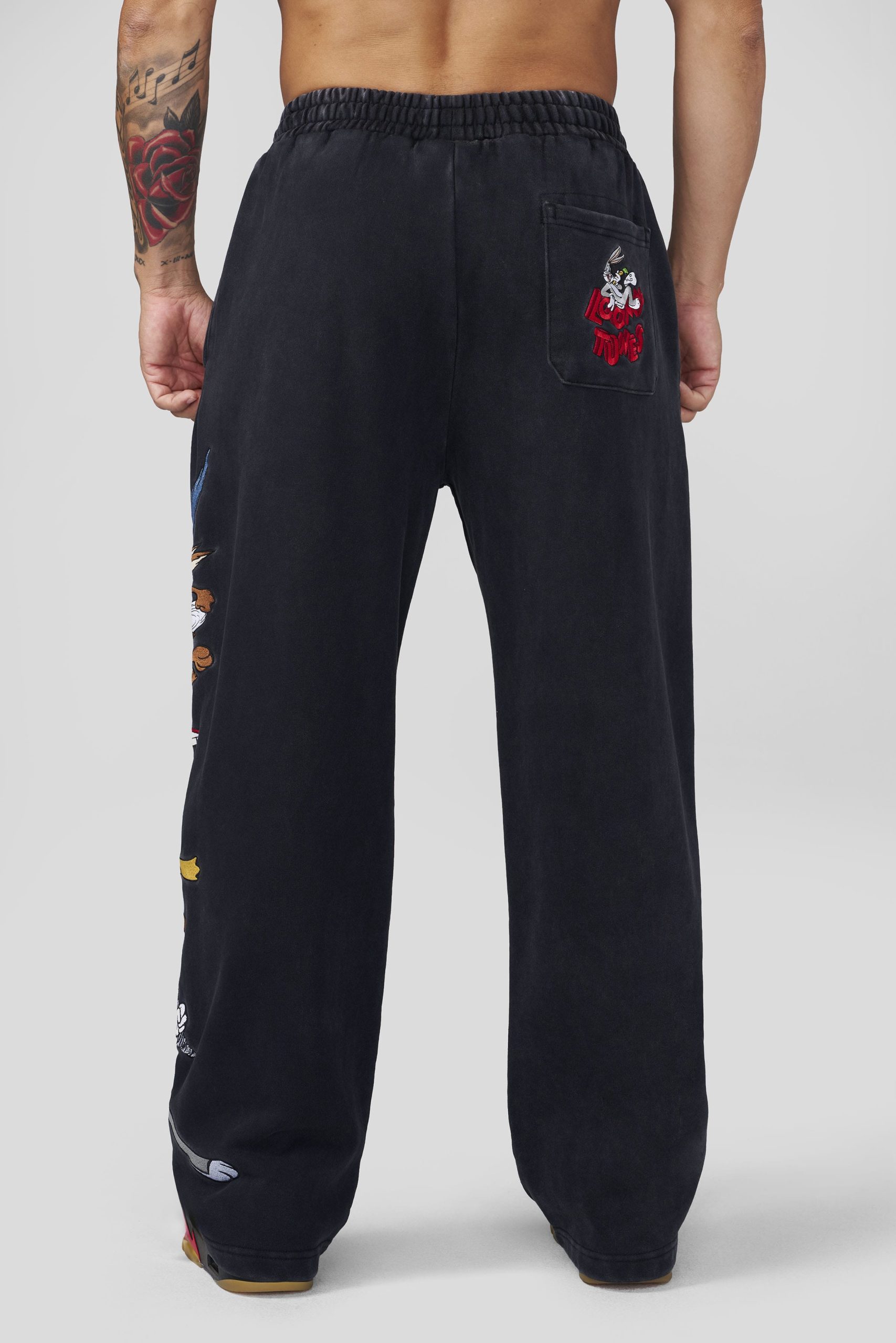 2183 - Looney Tunes Squad Sweats - Image 6