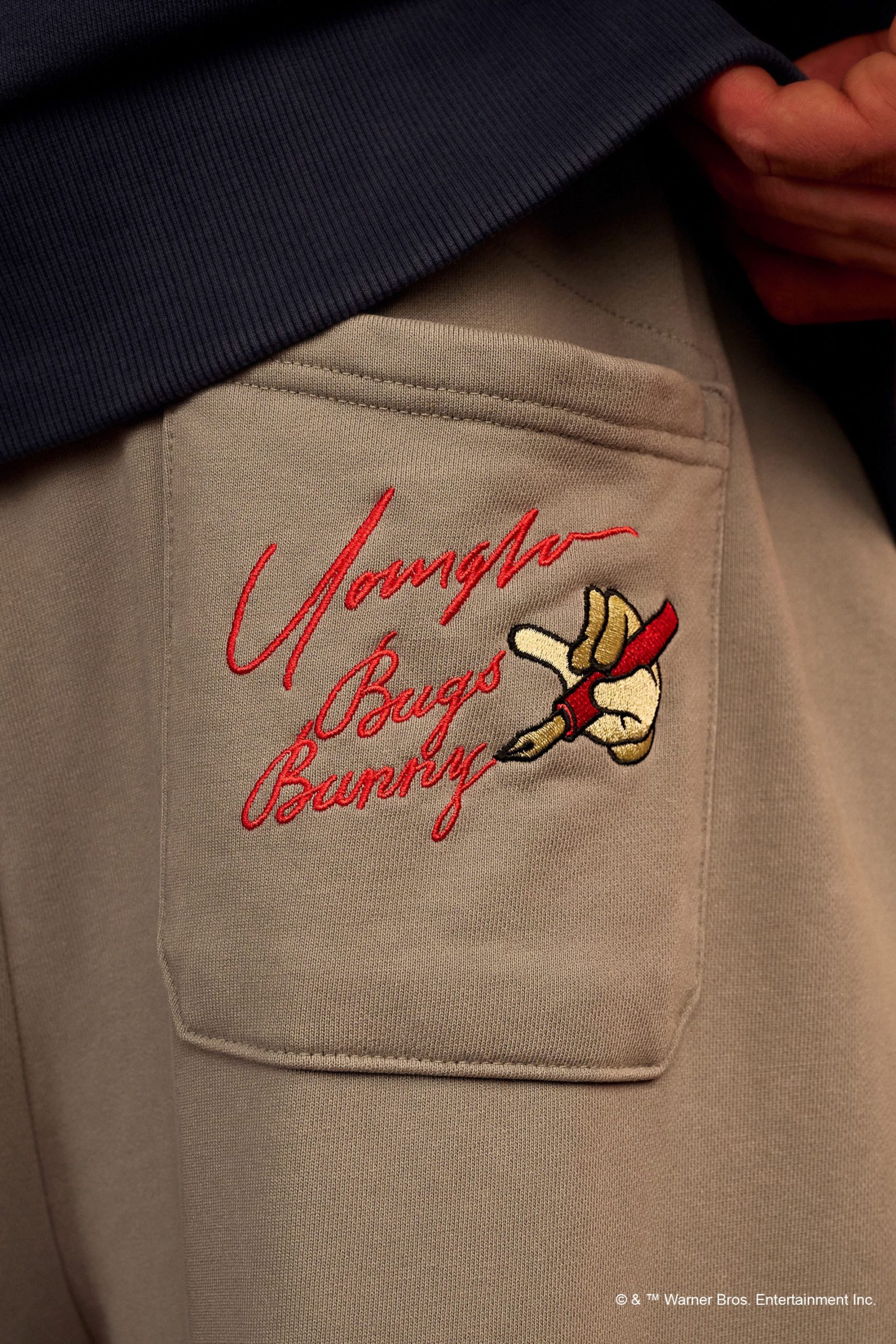 2169 - Looney Tunes Character Sweats - Image 7